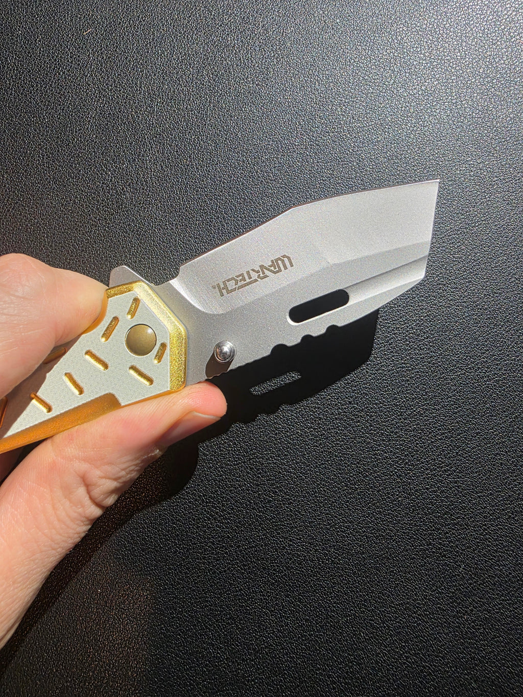 Wartech - 6.5" Yellow Sprinkles | Spring Assisted Pocket Knife
SKU:PWT466C