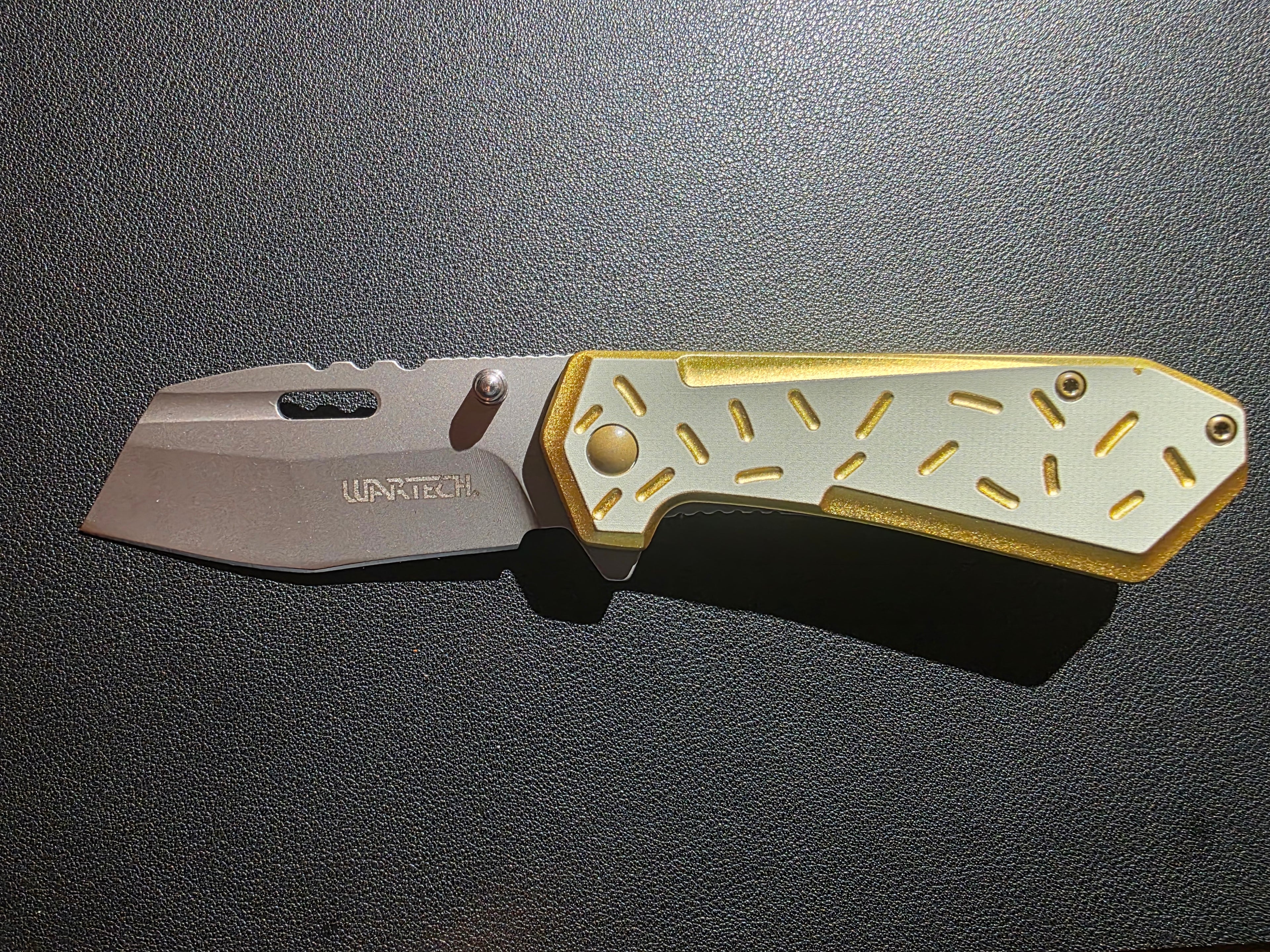 Wartech - 6.5" Yellow Sprinkles | Spring Assisted Pocket Knife
SKU:PWT466C